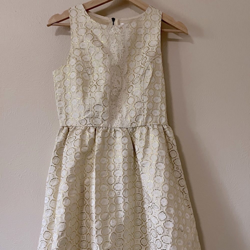 Sleeveless target dress